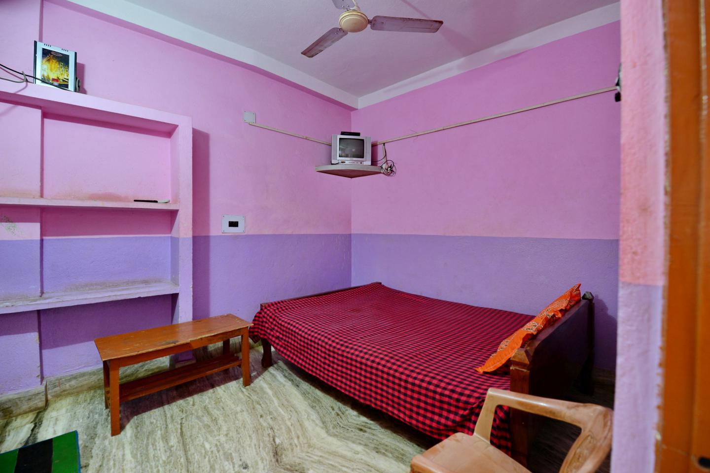 HOTEL SUMAN - Tap to explore photos