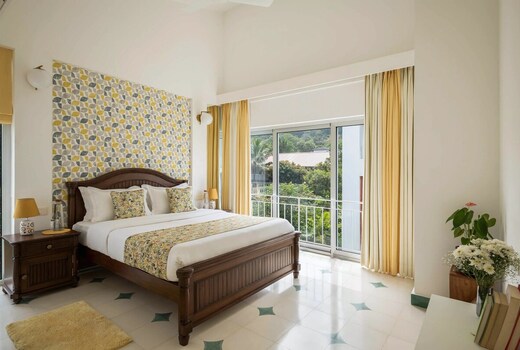 Stylish 6BHK Villa w/ Pvt Pool & Garden by Savera Stays