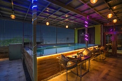 Hotel Sparkle Inn Just 400 Meters From Udaipur Railway Station, Udaipur