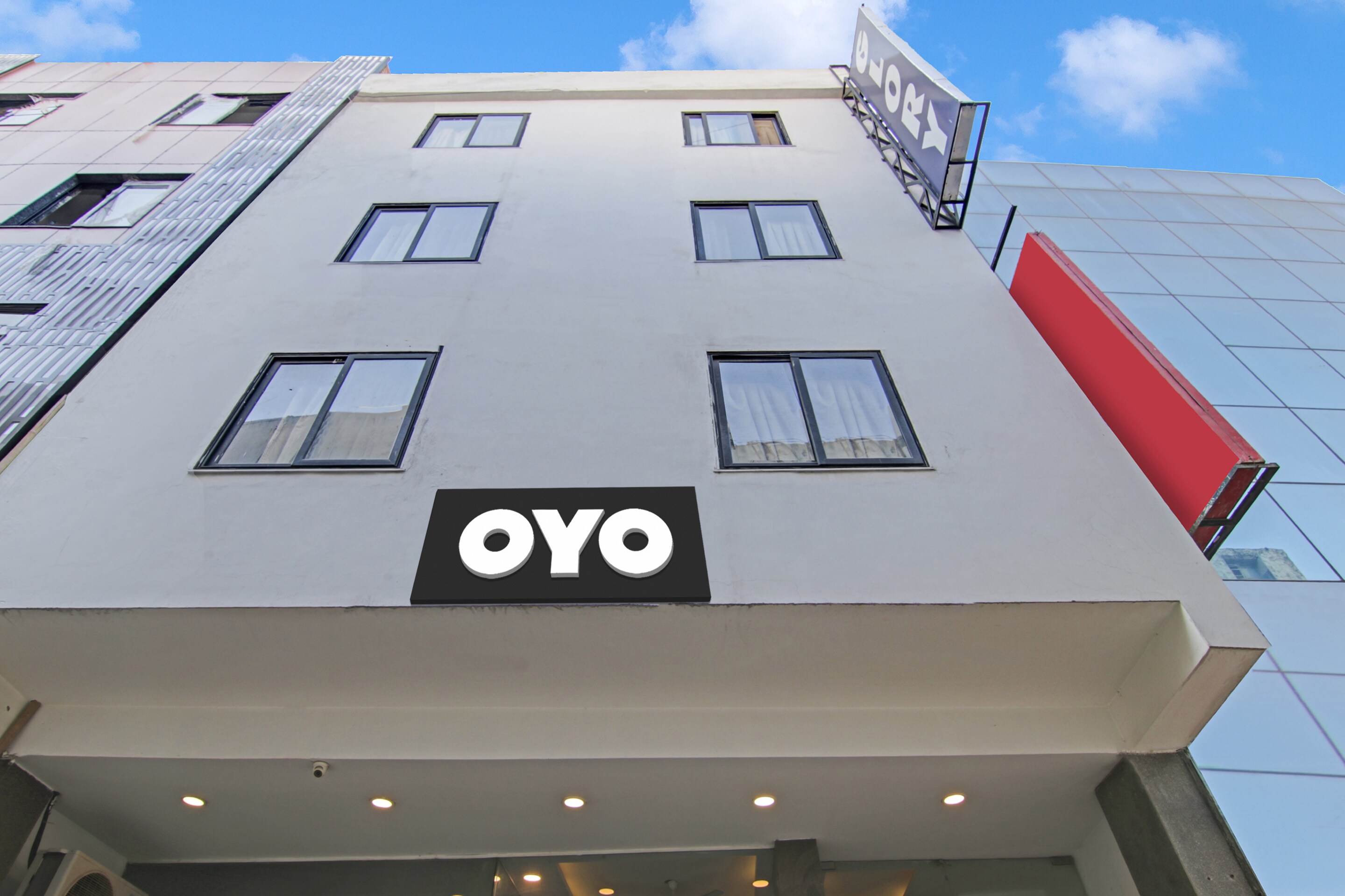 Hotel O Avi Suites - Tap to explore photos