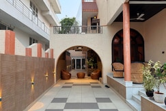 Rosewood Villa 5BHK in Jaipur by Homeyhuts, Jaipur