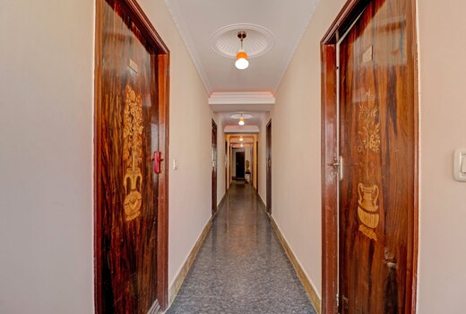 Hotel O Royal Grand Residency Near Lalbagh Botanical Garden
