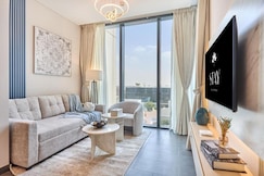 Luxury 1BR Holiday Home CB 0902 Near Burj Khalifa, Dubai
