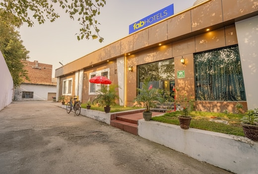 FabHotel Grand Inn