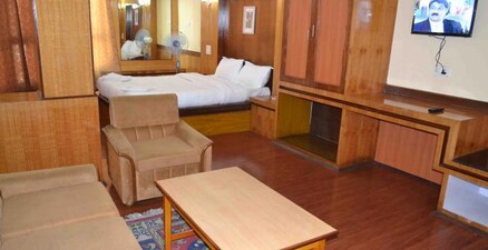 Gajraj Hotel