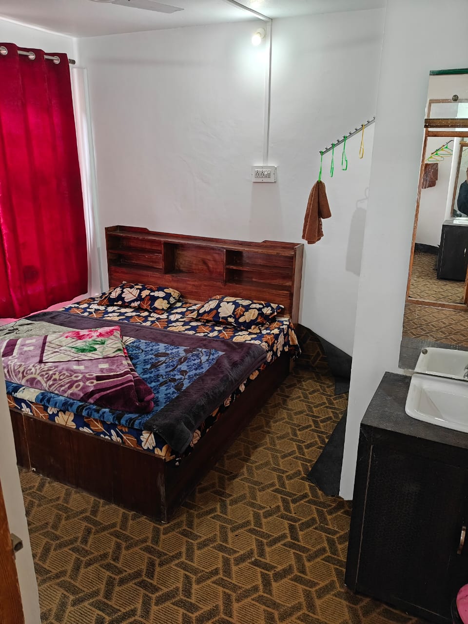 Holiday Inn Guest Houses - Tap to explore photos