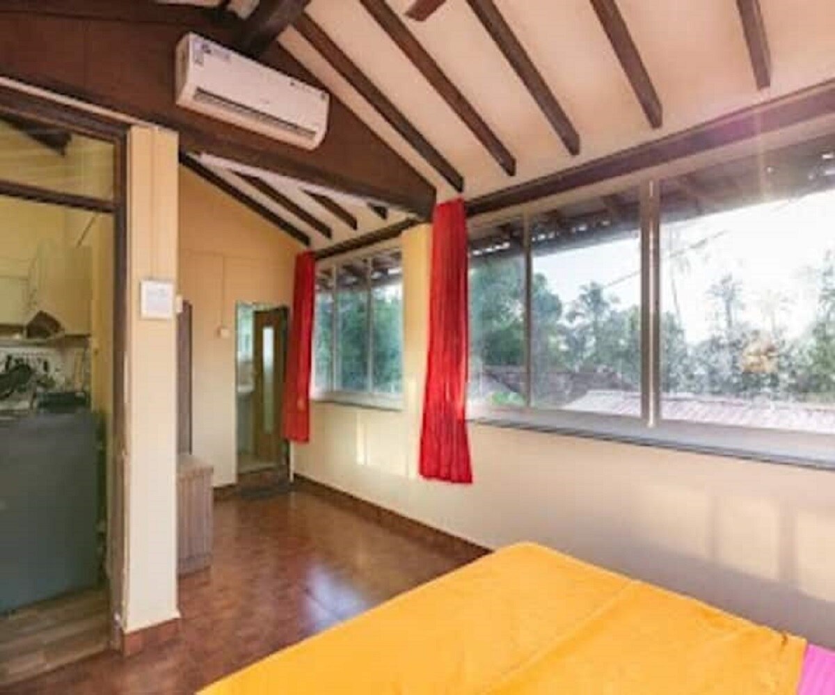 One BHK Color Apartment on Anjuna Beach North - Tap to explore photos