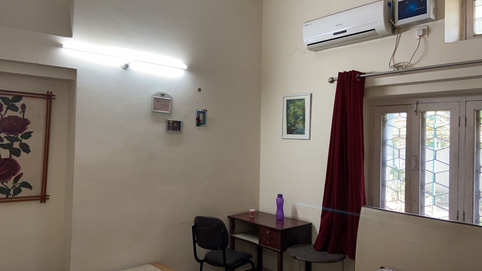 Homely Stay in City Center - Tap to explore photos