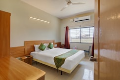 Itsy Hotels KES Residency, 10 min from KSR Bengaluru City Junction, Bangalore