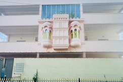 Tringrahi Vraj Mahal, Vrindavan