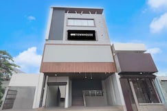 Super Townhouse DSIDC Bawana Formerly Kanhaiya Residency, Sonipat