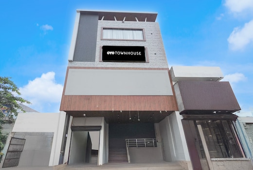 Super Townhouse DSIDC Bawana Formerly Kanhaiya Residency