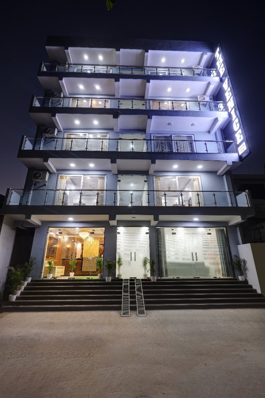 Hotel The Venice- Near Indraprastha Apollo Hospital - Tap to explore photos