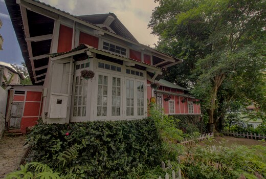 Aura Cottage