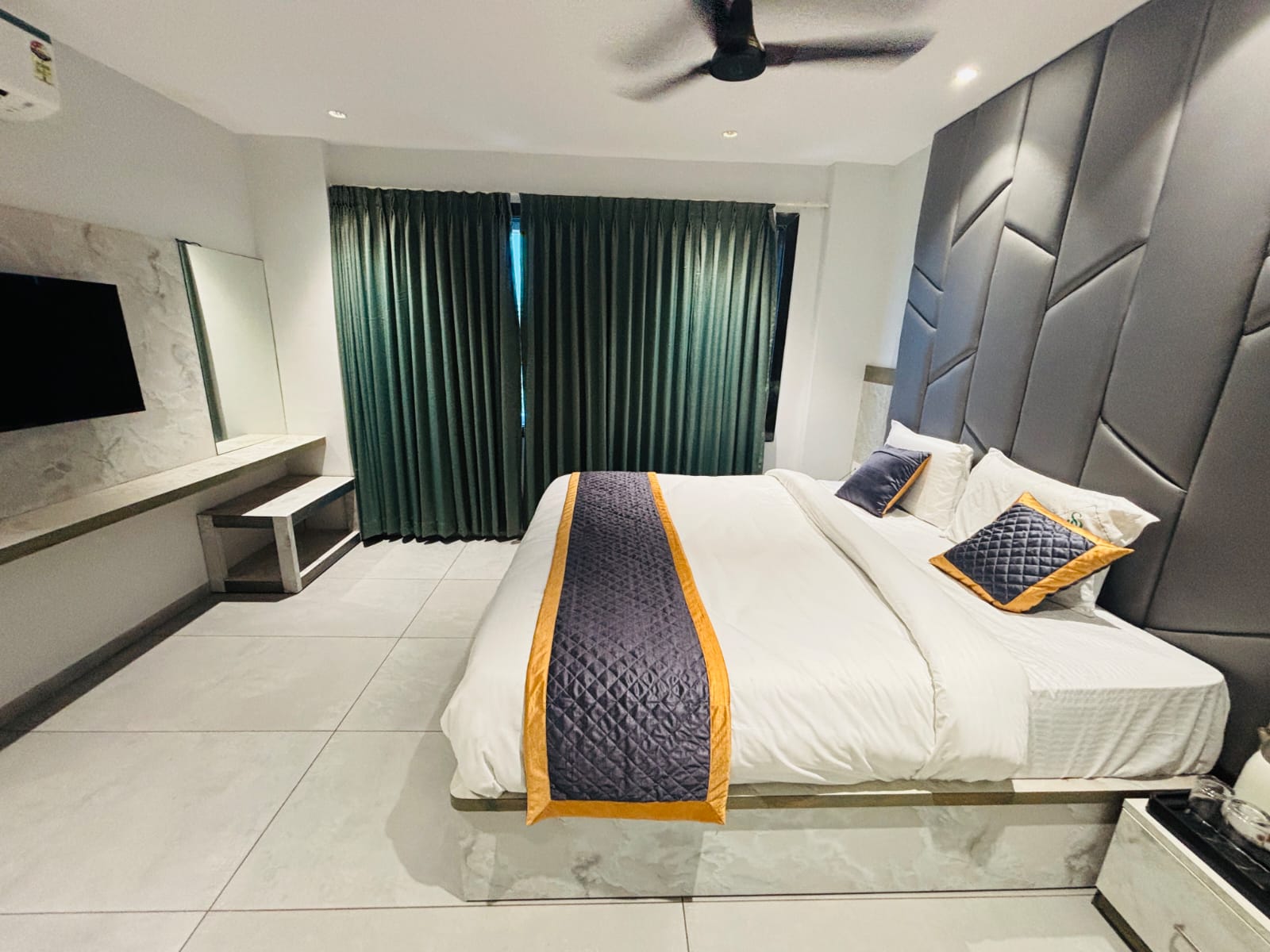Hotel Serene Praia - Tap to explore photos