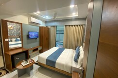 Hotel Avenue Gold, Himmatnagar
