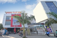 Hotel Shri Vardhan, Dhar