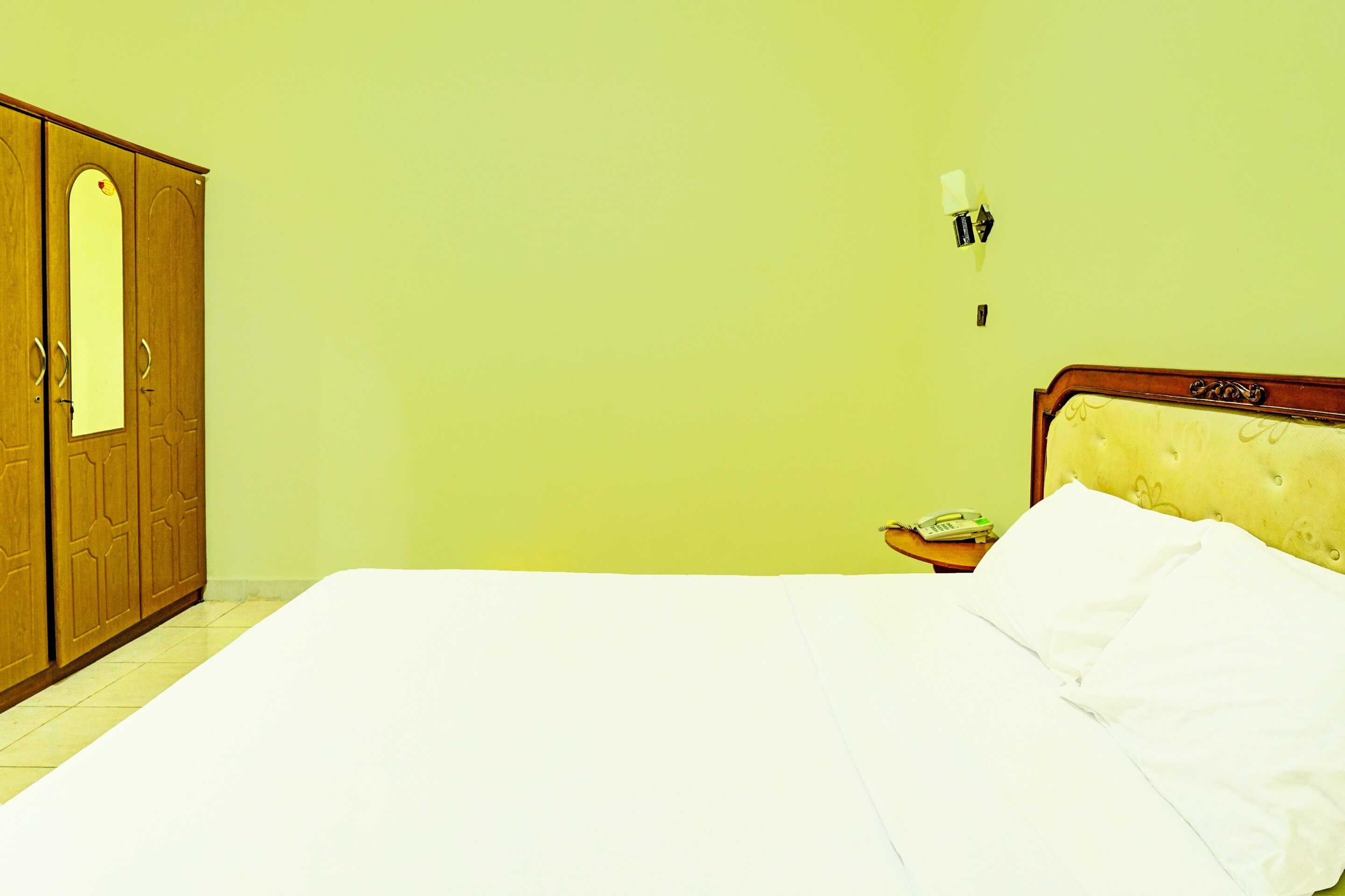 OYO 91973 Green Hotel Near Polsek Sabangau - Tap to explore photos