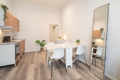 Spacious Riverside Apartment, Antwerp