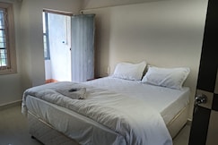 Hotel vaaruni sea vue apartments, Visakhapatnam