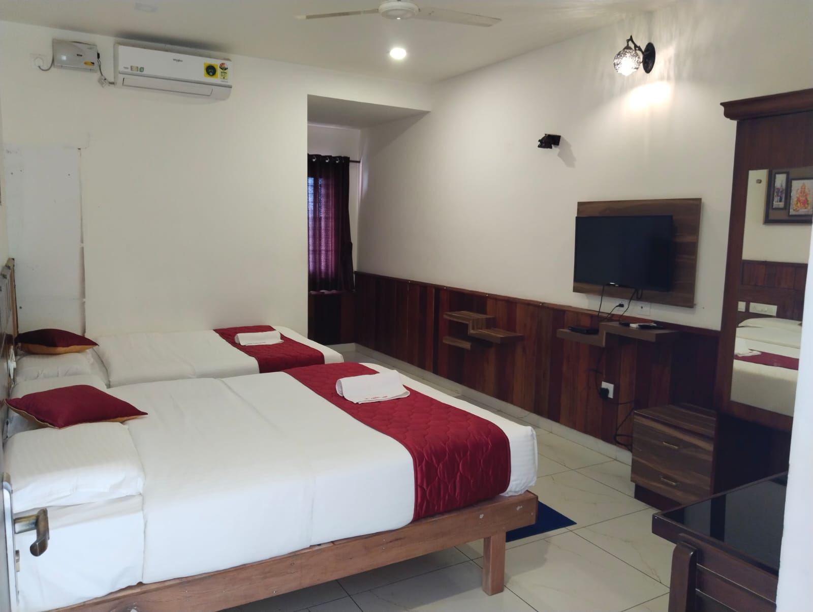 SREE GANESH INN - Tap to explore photos