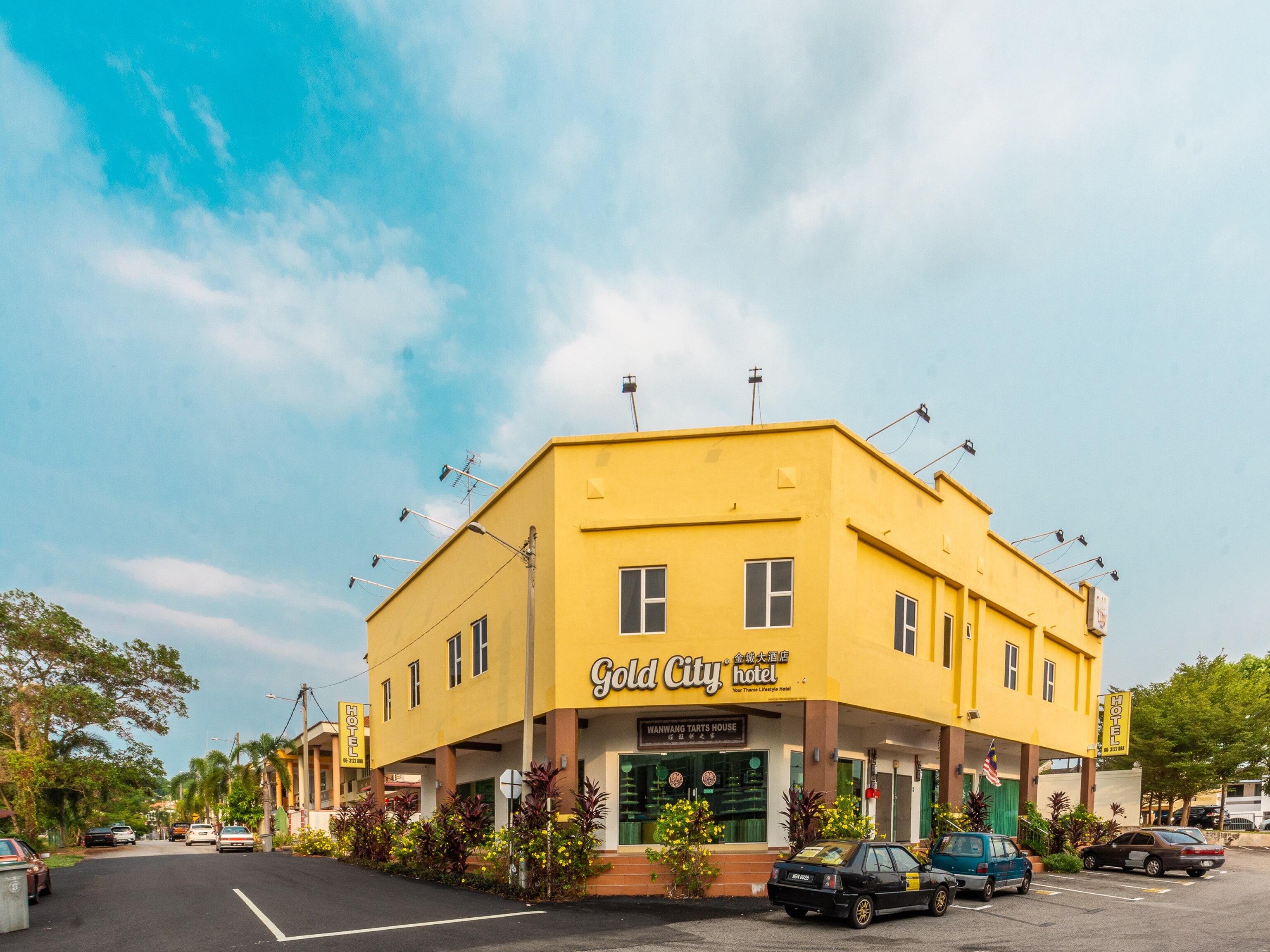 Oyo 743 Gold City Hotel Standard Malacca Price Address Reviews