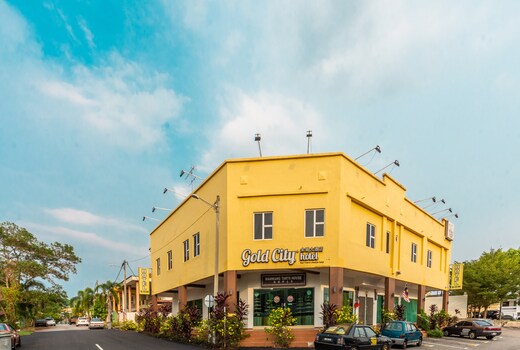 Oyo 743 Gold City Hotel Standard Malacca Price Address Reviews
