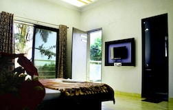 Super Deluxe Room