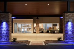 Holiday Inn Express & Suites Cincinnati NE - Red Bank Road, Cincinnati