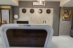 Hotel Runway, Vadodara