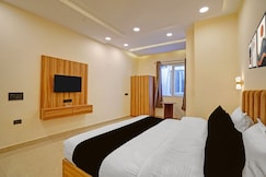 Hotel O THE PVS GRAND, Delhi