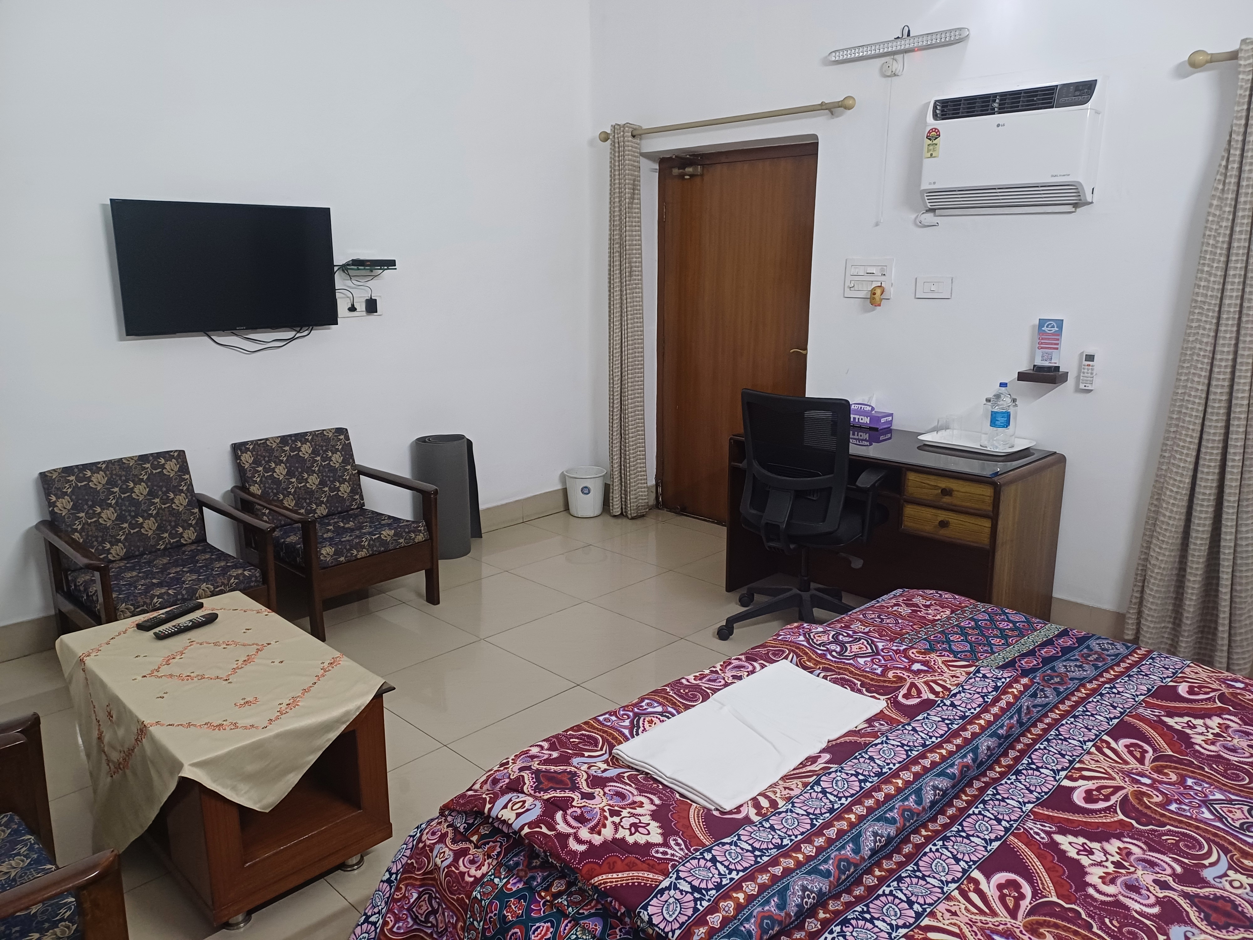 Isgec Guest House-Yamuna Nagar - Tap to explore photos