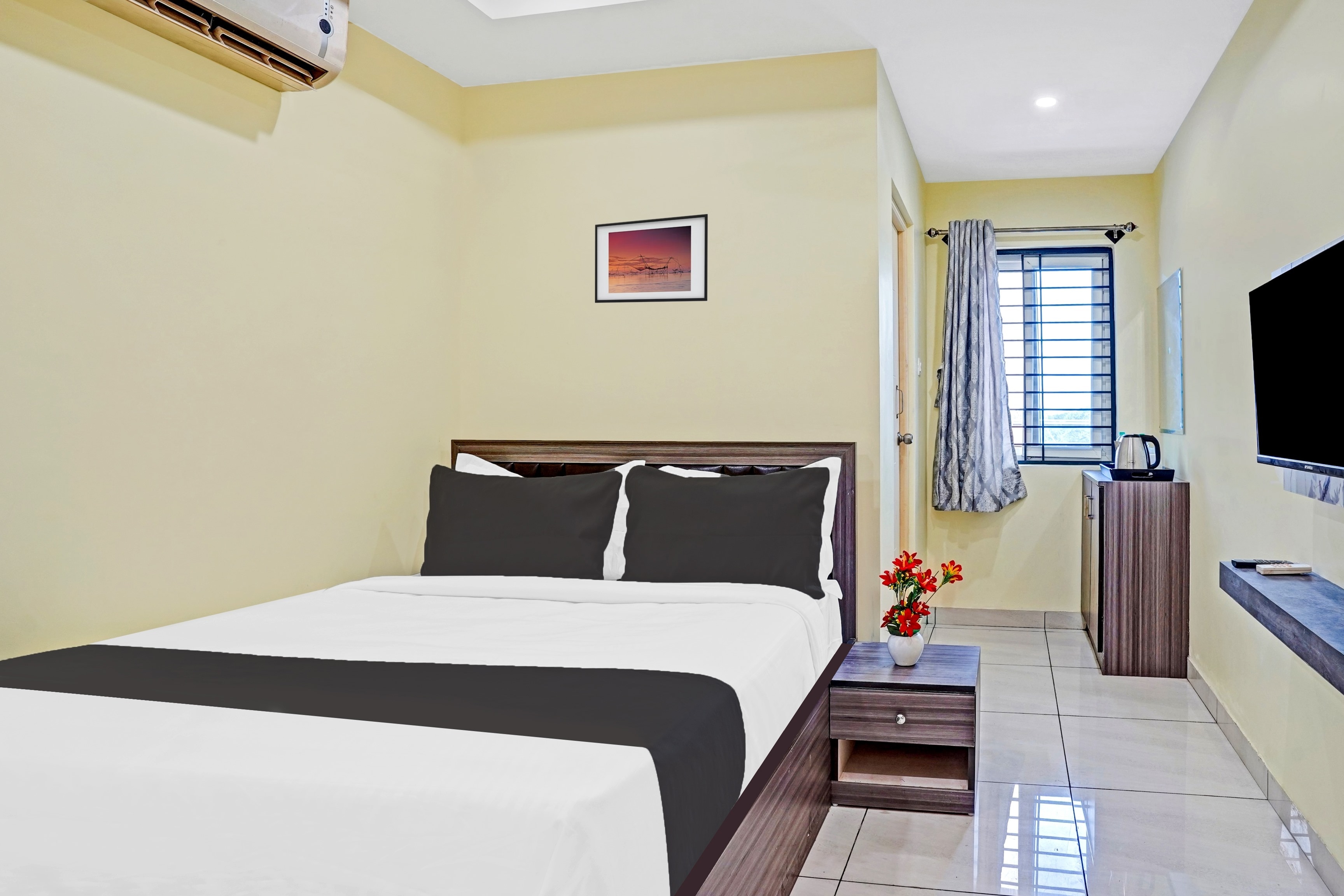 Hotel O Sri Sai Lodge - Tap to explore photos