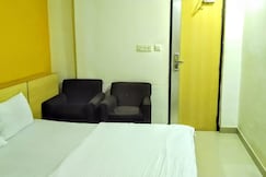 GUJRAL GUEST HOUSE, Kolkata
