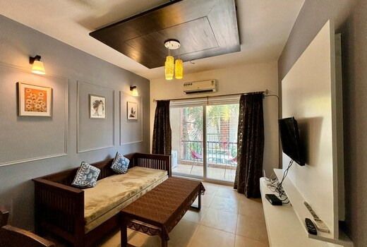 1BHK Service Apartment with Commmon Pool in Arpora (D101) by Localvibe