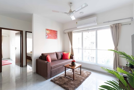 Urban Luxe Higher Floor 2BHK near BKC by Iconic Stays