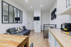 Magnificent apt - 1BD/6P - Auteuil/ Quai de Seine, Paris