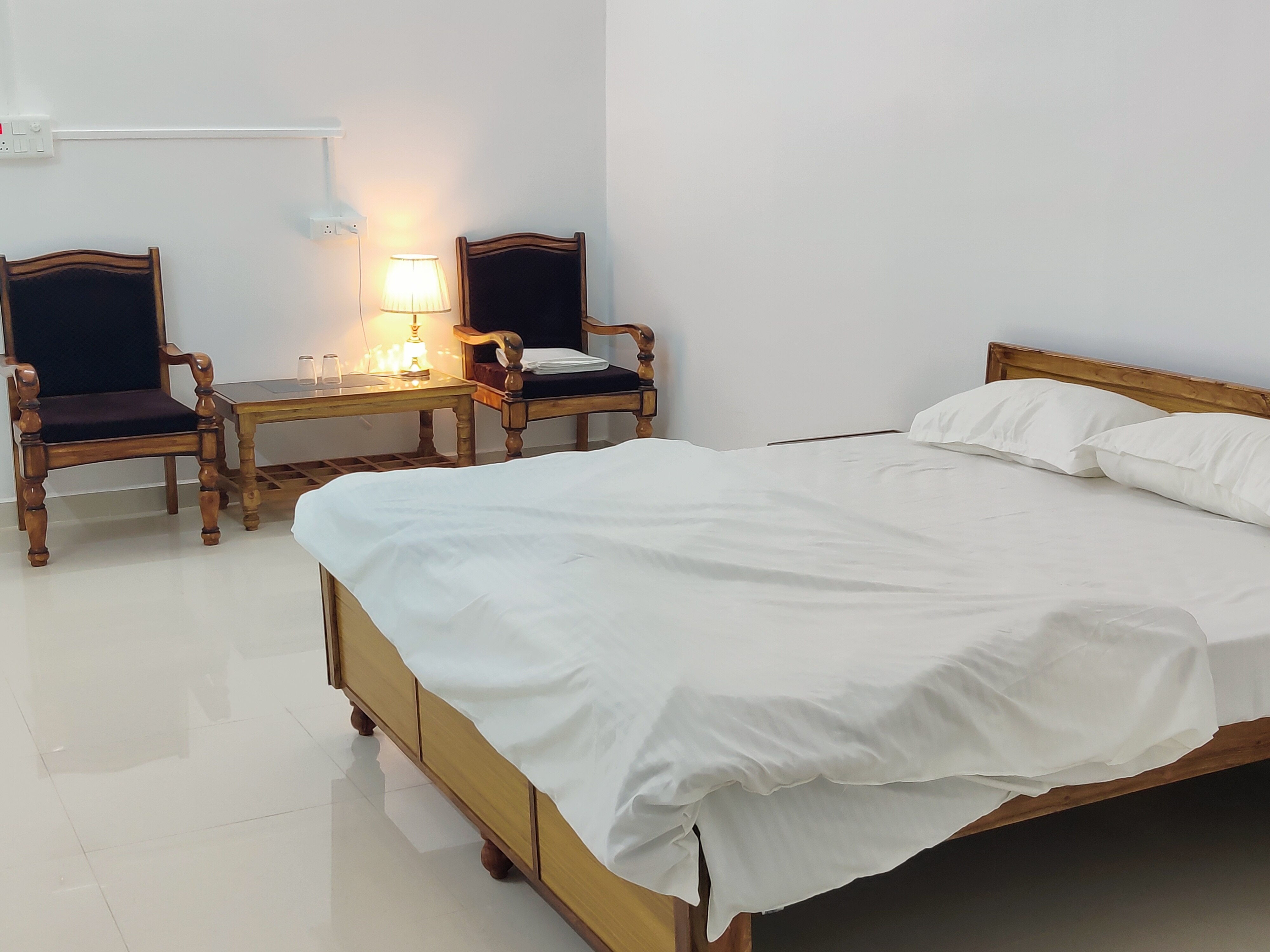 Hotel Samrat - Tap to explore photos