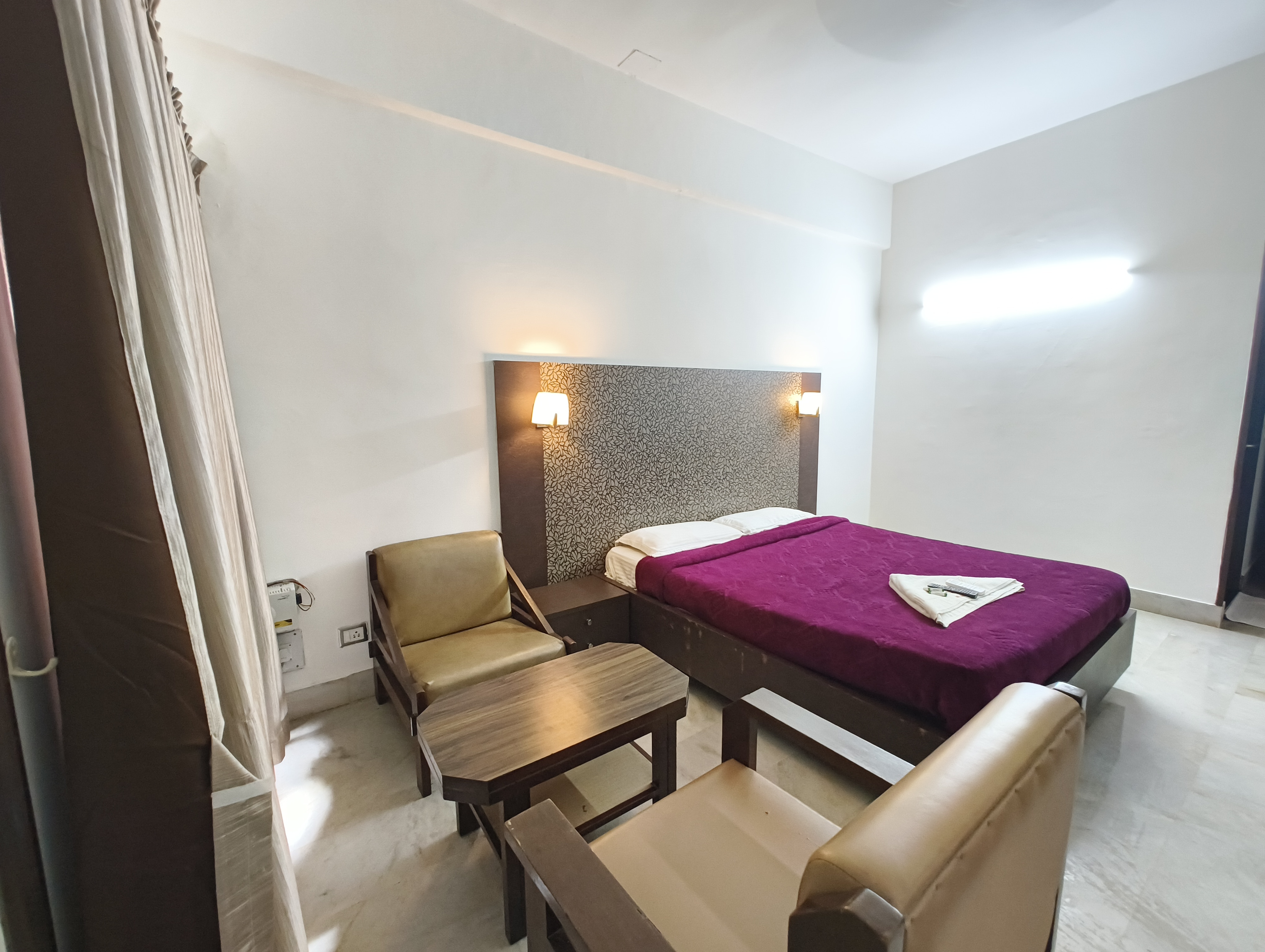 Hotel Navaratna Palace - Tap to explore photos