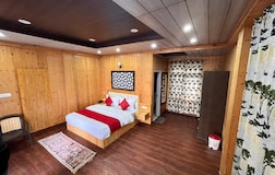 Deluxe Room with Hill view
