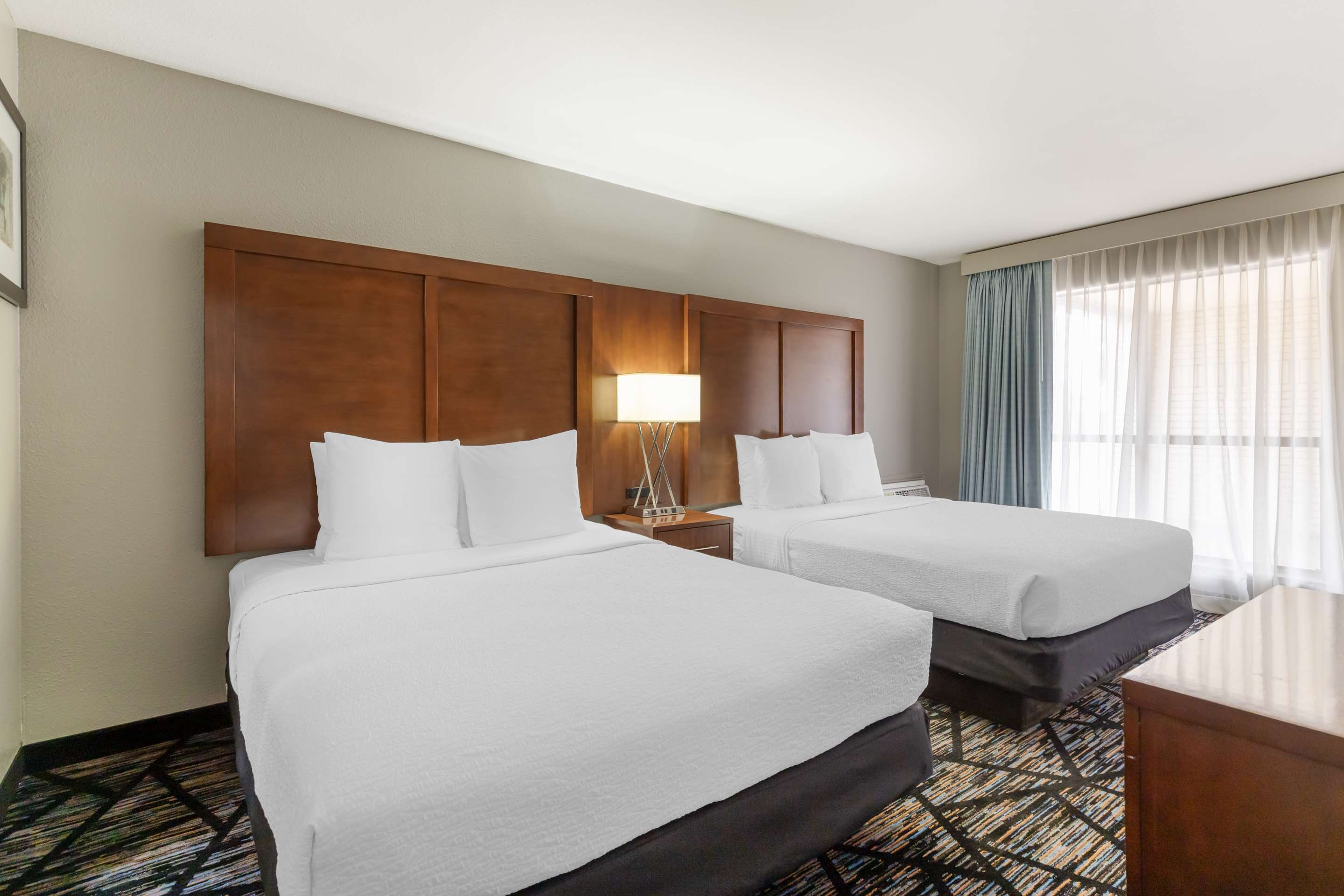 Best Western Ingram Park Inn - Tap to explore photos