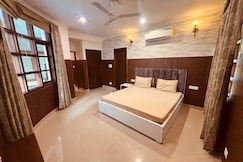 Grand Luxe 4BHK with Pool Jacuzzi, Gurgaon