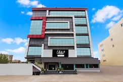Collection O Nellore Subbareddy Government Hospital Formerly Hotel Rama Royal, Nellore