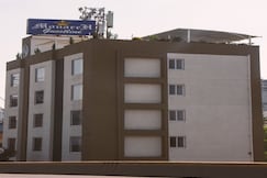 Monarch Guestline Magarpatta, Pune