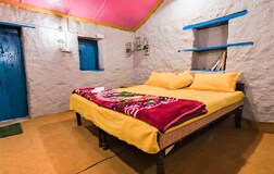 Double Room with Shared Washroom