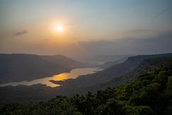 CosmicStays Evergreen Cascade Hidden Gem in Forest, Mahabaleshwar
