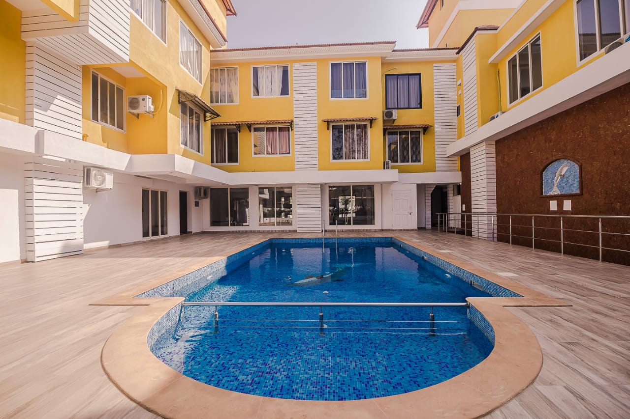Comfy Getaway | Pool & Fitness Centre - Tap to explore photos