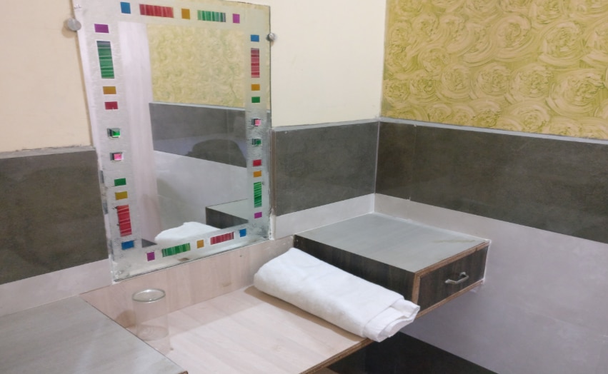 HOTEL MAHAVEER INTERNATIONAL - Tap to explore photos