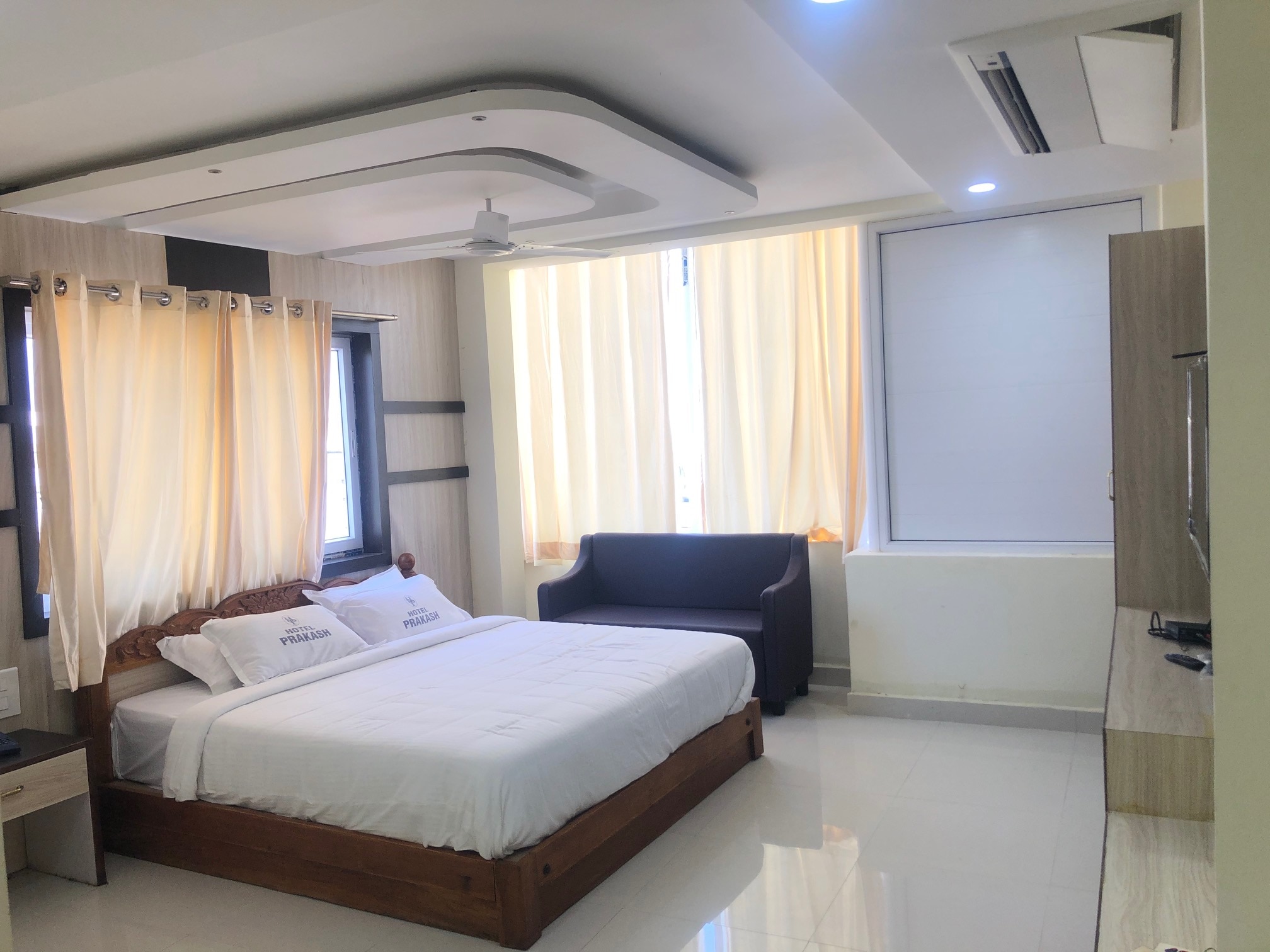 Hotel Prakash,Velankanni - Tap to explore photos
