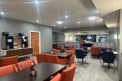 Holiday Inn Express and Suites Meriden, Hartford
